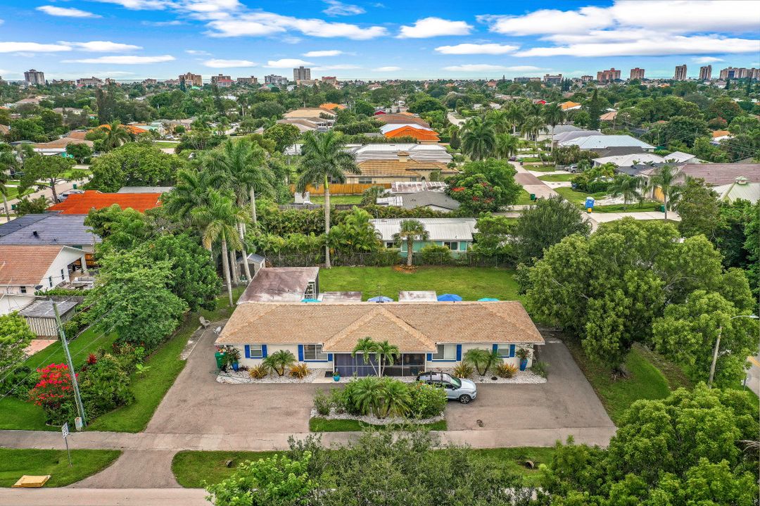 10095 7th St N #2, Naples, FL 34108