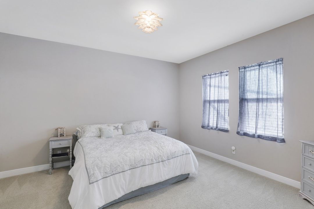 4714 Formosa Dr, Naples, FL 34119