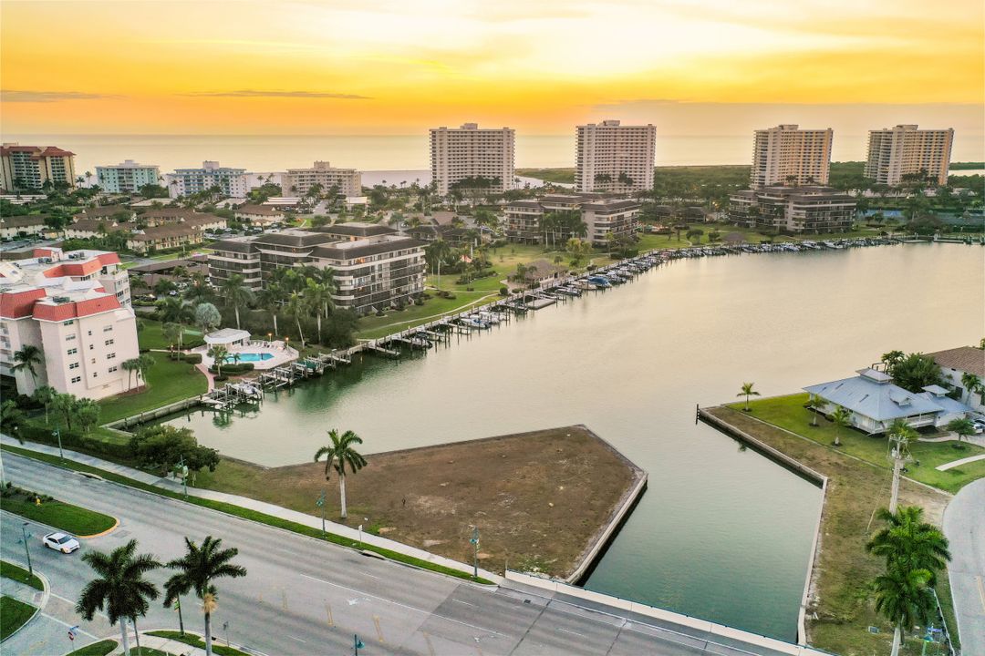 328 N Collier Blvd, Marco Island, FL 34145