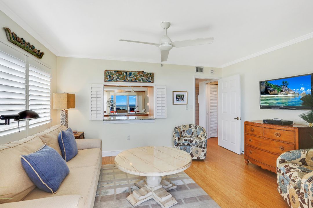 40 Seagate Dr #501, Naples, FL 34103