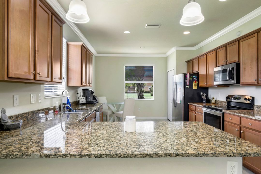 3401 Dandolo Cir, Cape Coral, FL 33909