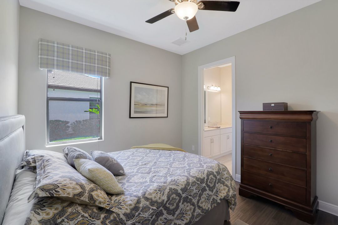 2155 Antigua Ln, Naples, FL 34120