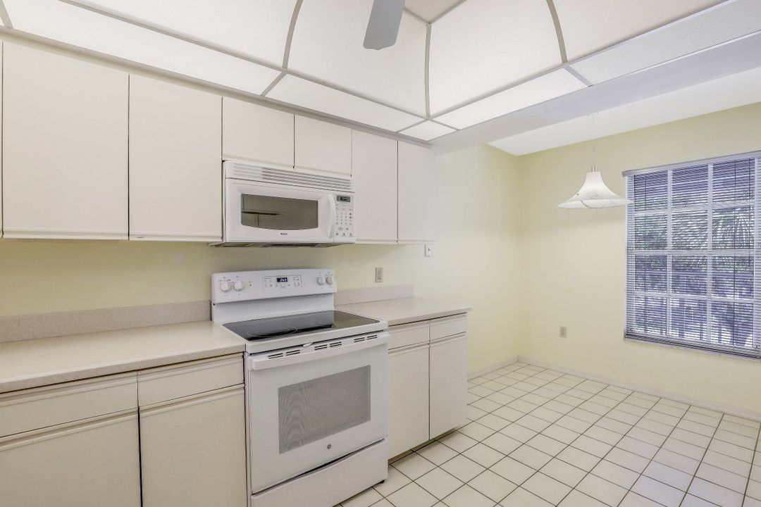 432 Sugar Pine Ln #432, Naples, FL 34108