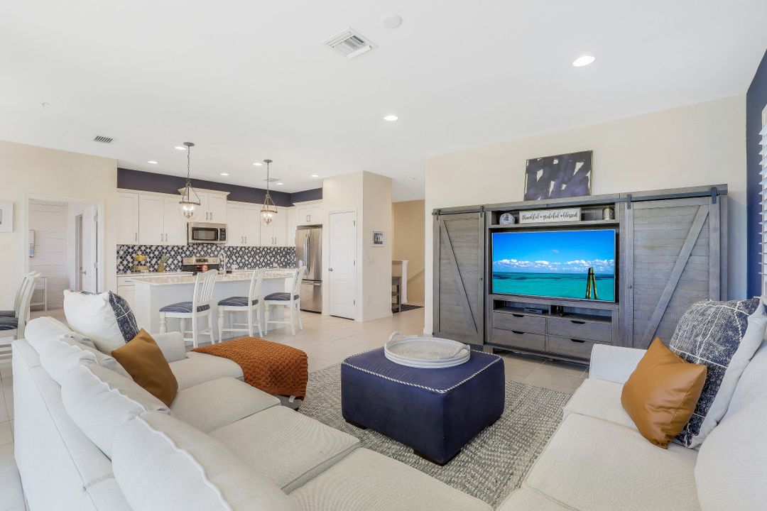 2344 Sheen Ln #305, Naples, FL 34120