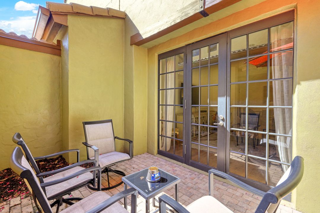 9128 Delano St #89-2, Naples, FL 34113