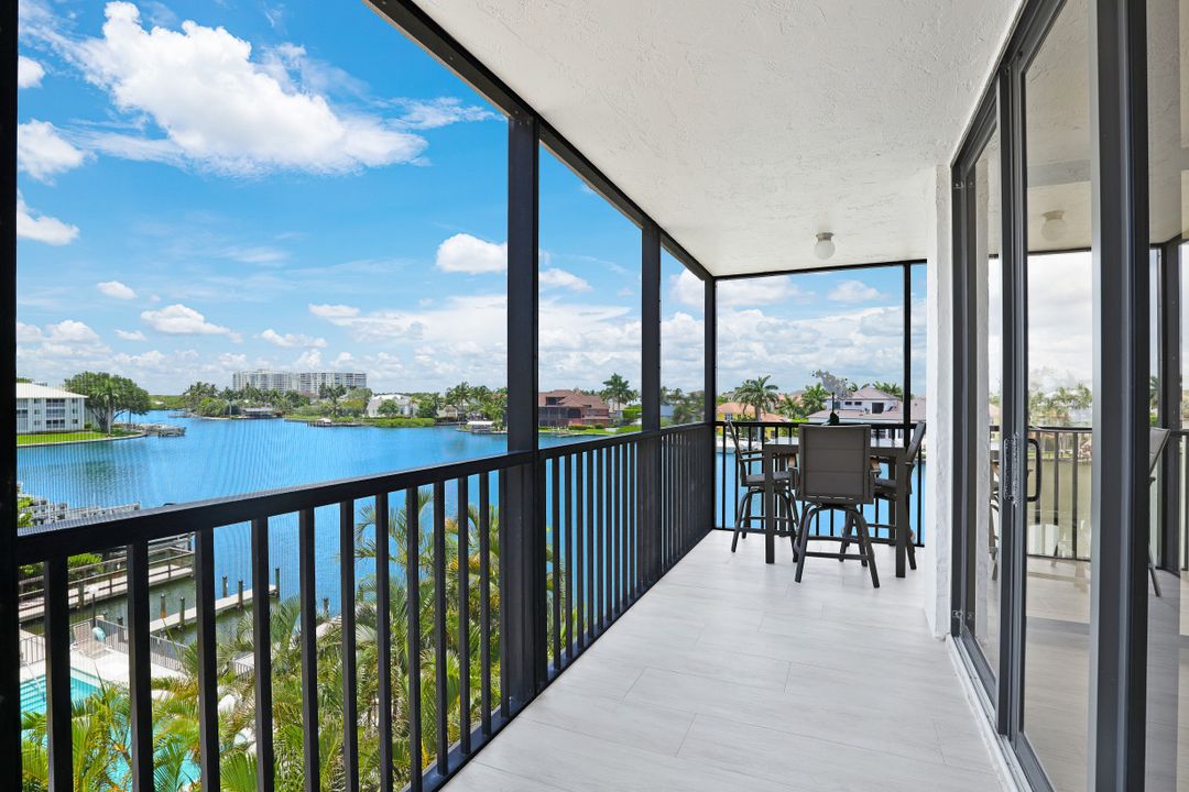 10482 Gulf Shore Dr #231, Naples, FL 34108