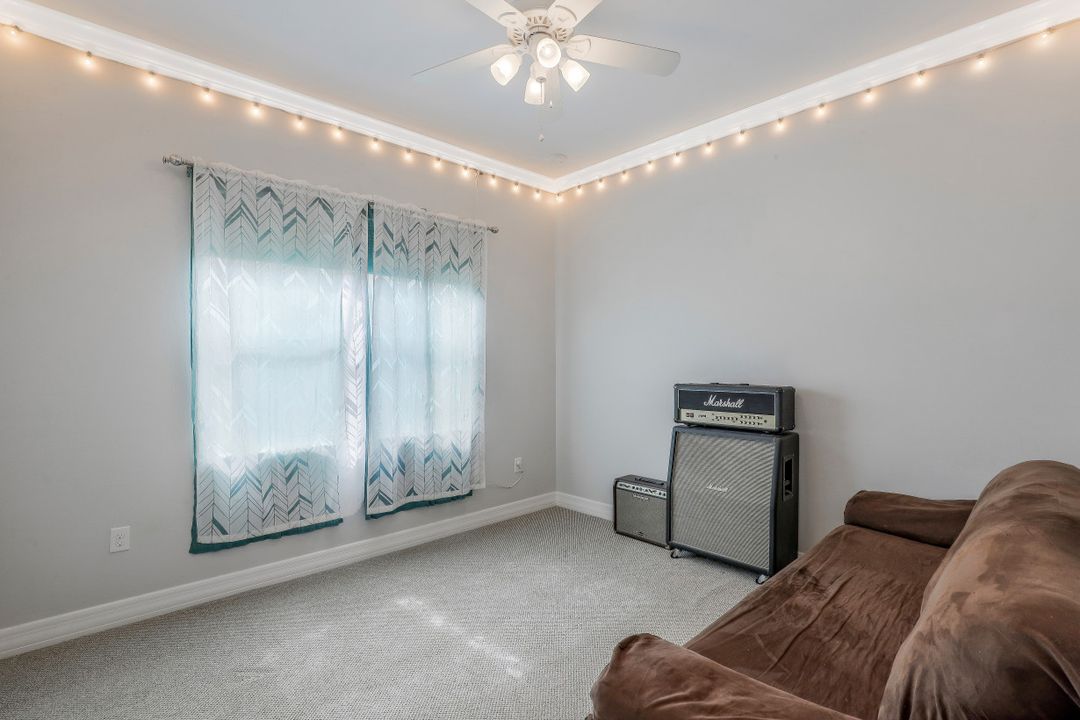 3910 Glacier Ct, Naples, FL 34119