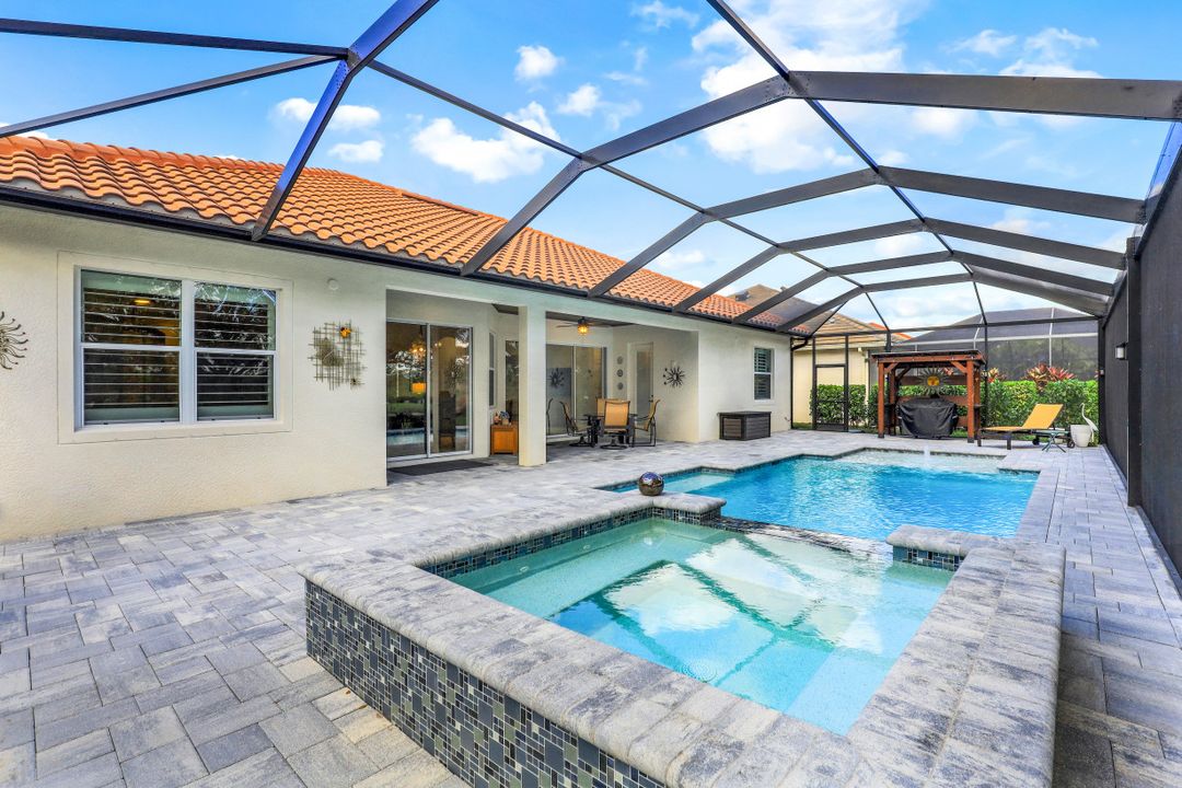 9795 Nickel Ridge Cir, Naples, FL 34120