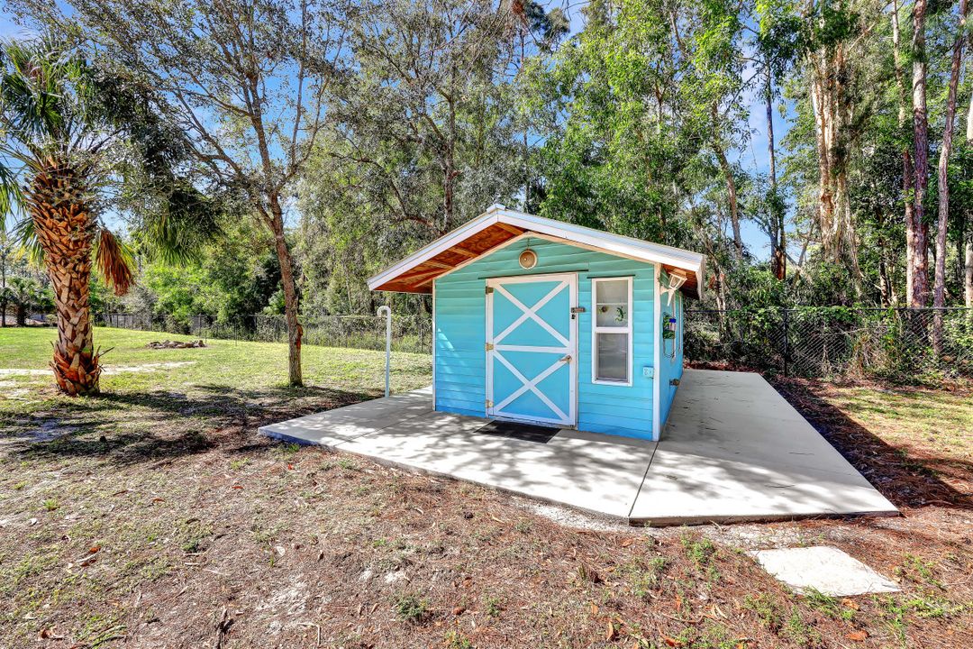 5940 Golden Oaks Ln, Naples, FL 34119