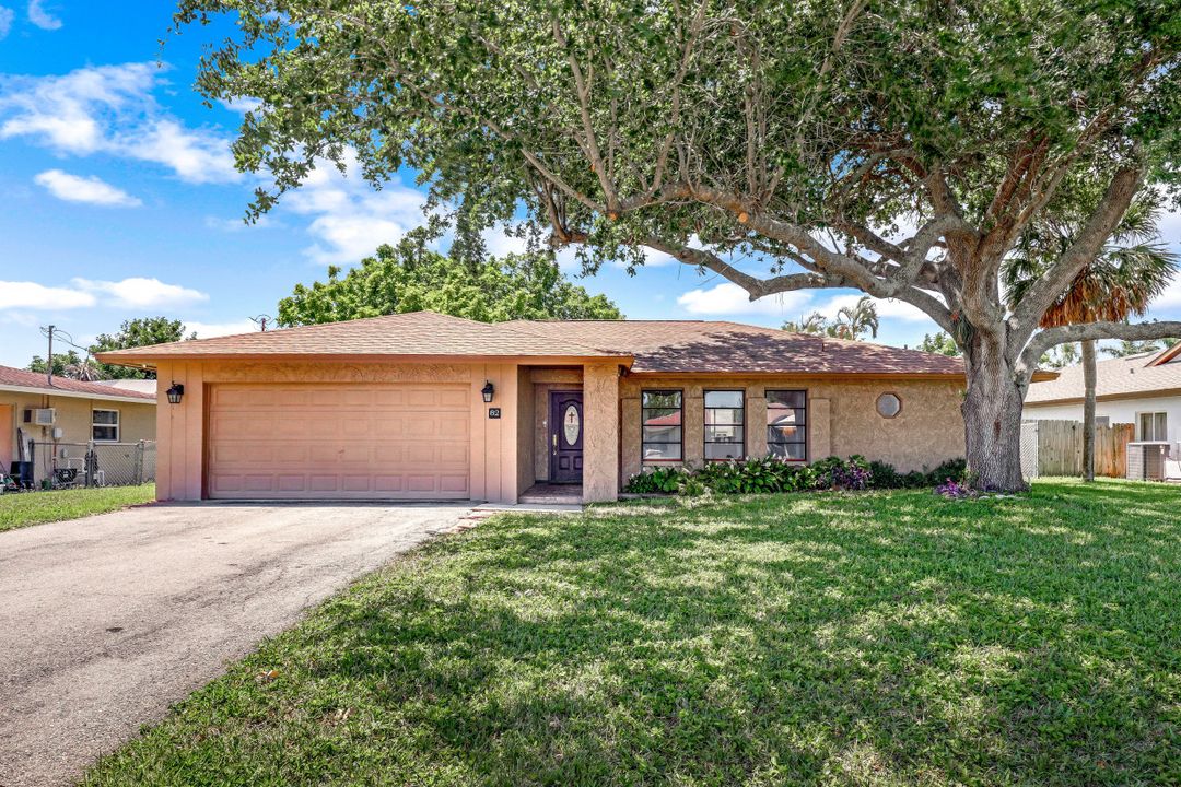 82 Johnnycake Dr, Naples, FL 34110