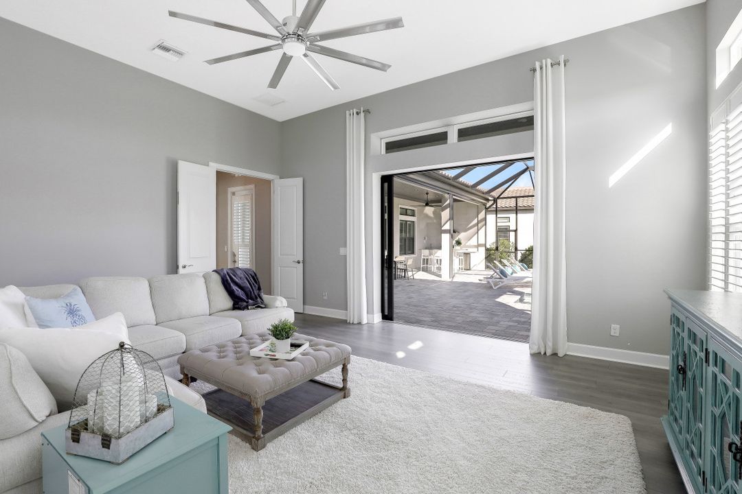 9308 Tulipano Ter, Naples, FL 34119