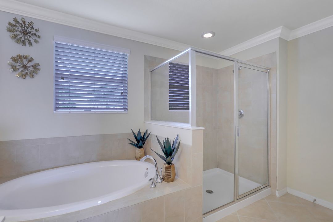 14832 Canton Ct, Naples, FL 34114