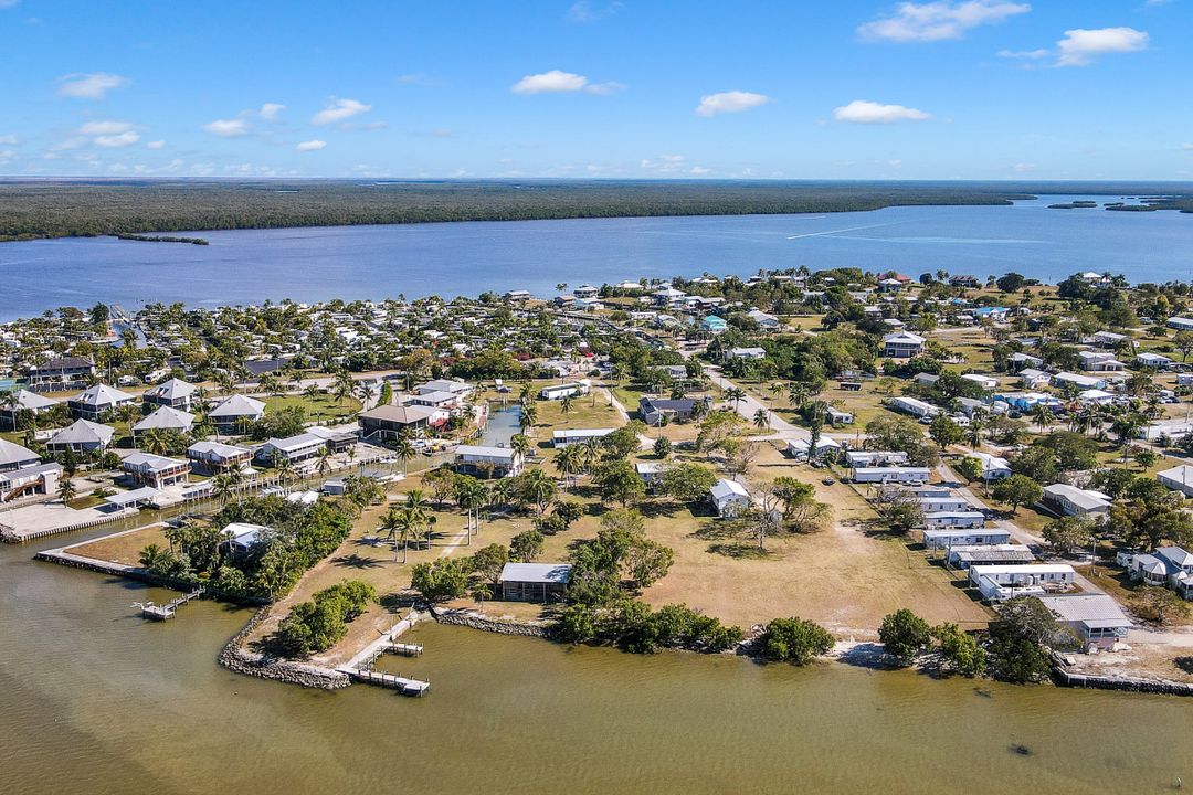 173 N Lopez Ln, Chokoloskee, FL 34138