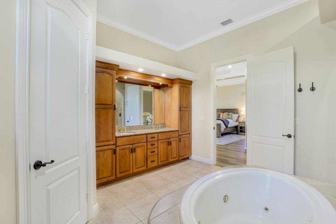 27810 Forester Dr, Bonita Springs, FL 34134