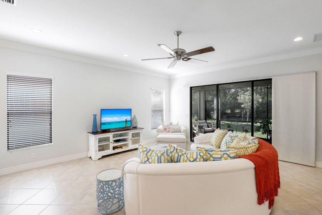 3195 Pacific Dr, Naples, FL 34119