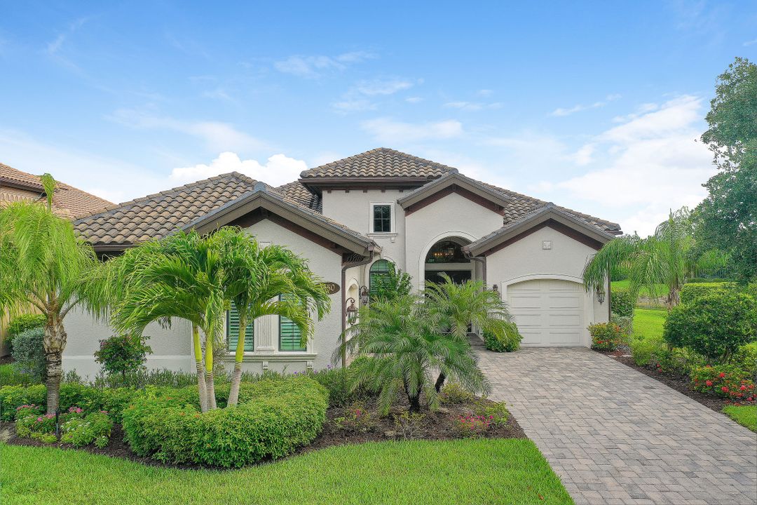 7450 Lantana Cir, Naples, FL 34119