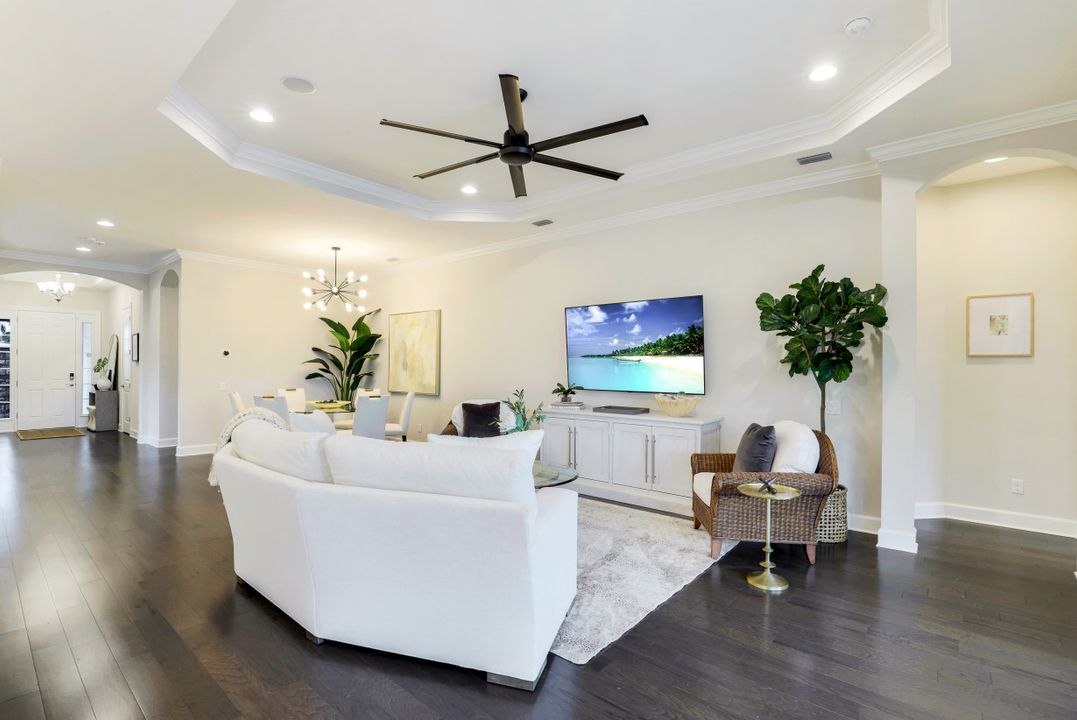 8815 Vaccaro Ct, Naples, FL 34119