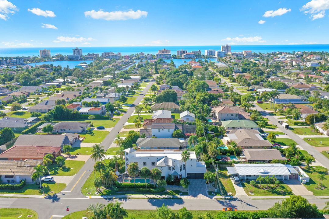 9625 6th St N, Naples, FL 34108