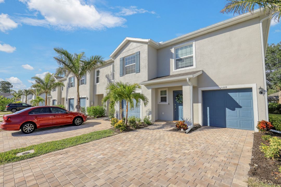 15359 Wildflower Cir, Naples, FL 34119