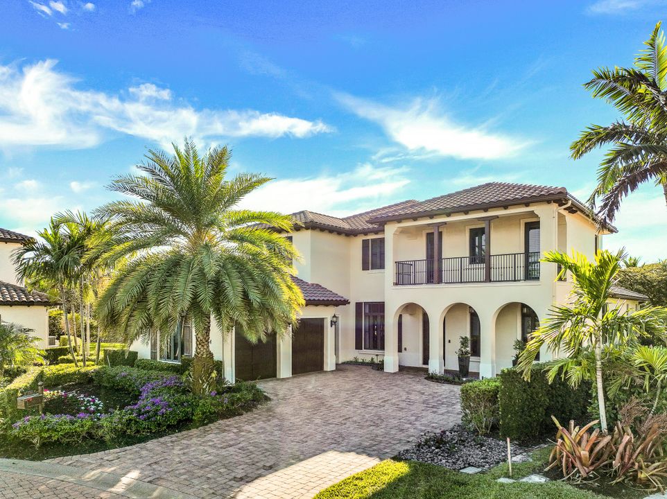 2351 Traditions Ct, Naples, FL 34105