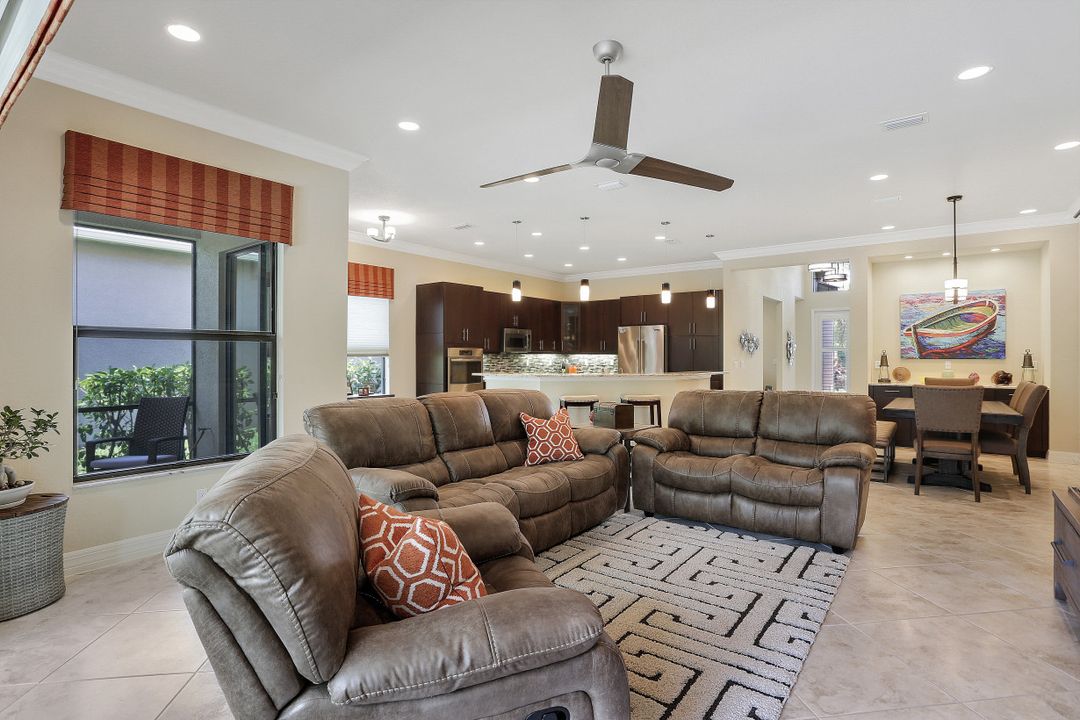 3263 Pacific Dr, Naples, FL 34119