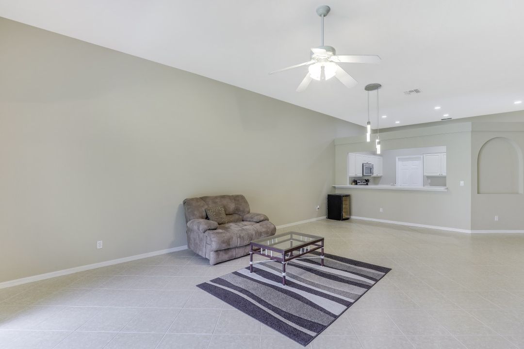 8546 Silk Oak Ln, Naples, FL 34119