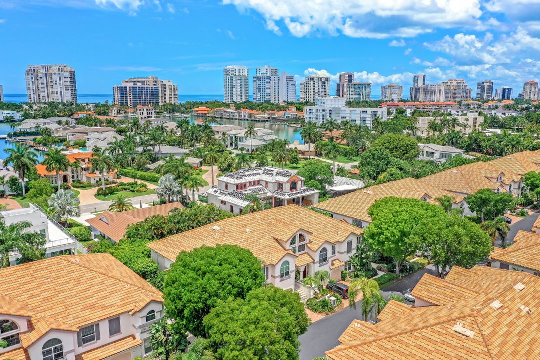 141 Colonade Cir #141, Naples, FL 34103