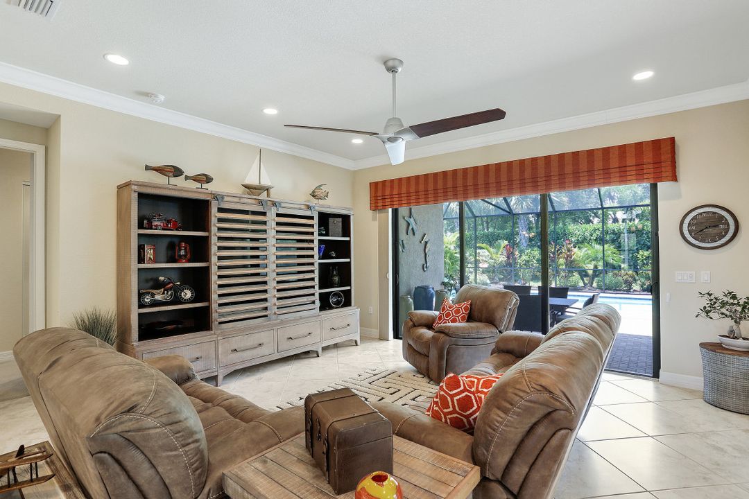 3263 Pacific Dr, Naples, FL 34119