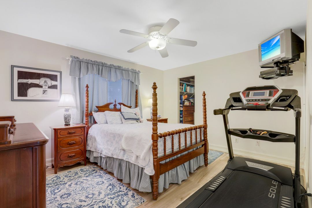 2326 Kings Lake Blvd, Naples, FL 34112