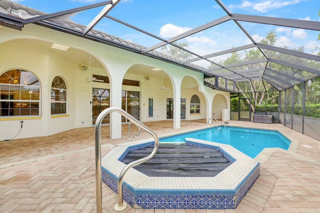 9926 Ortega Ln, Bonita Springs, FL 34135