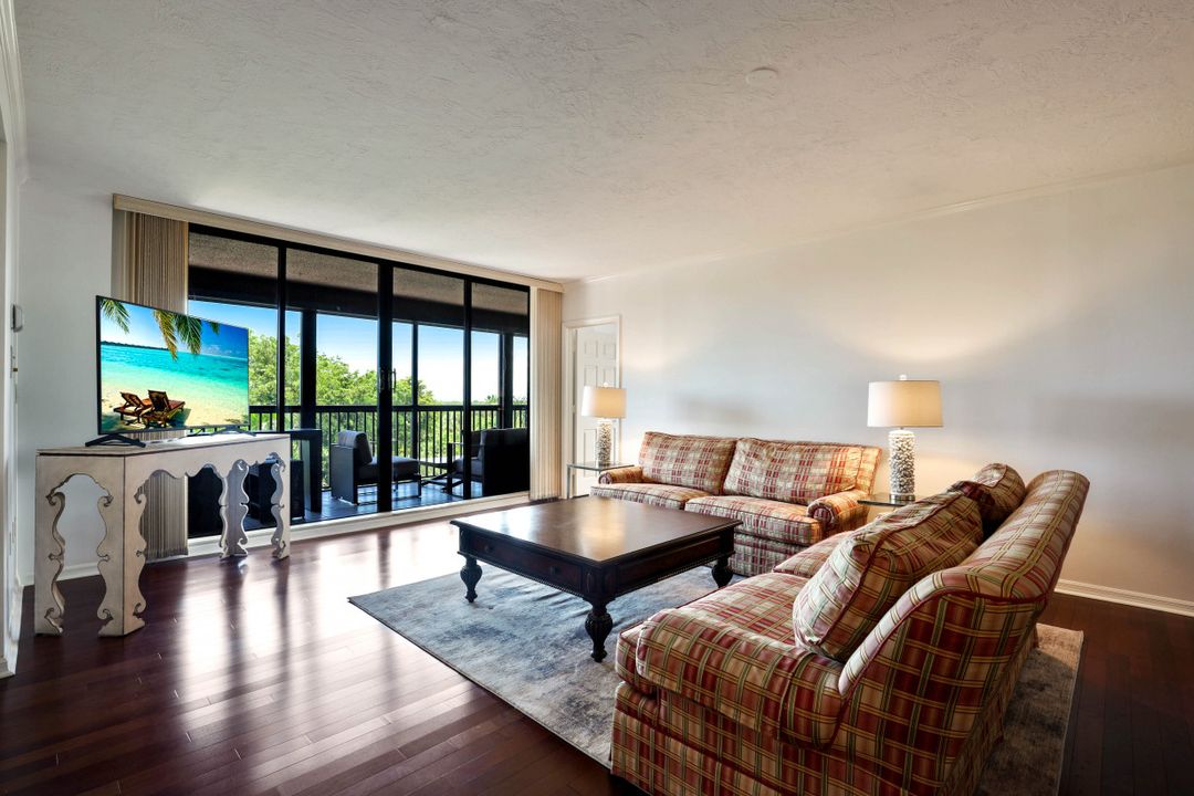 6075 Pelican Bay Blvd #406, Naples, FL 34108