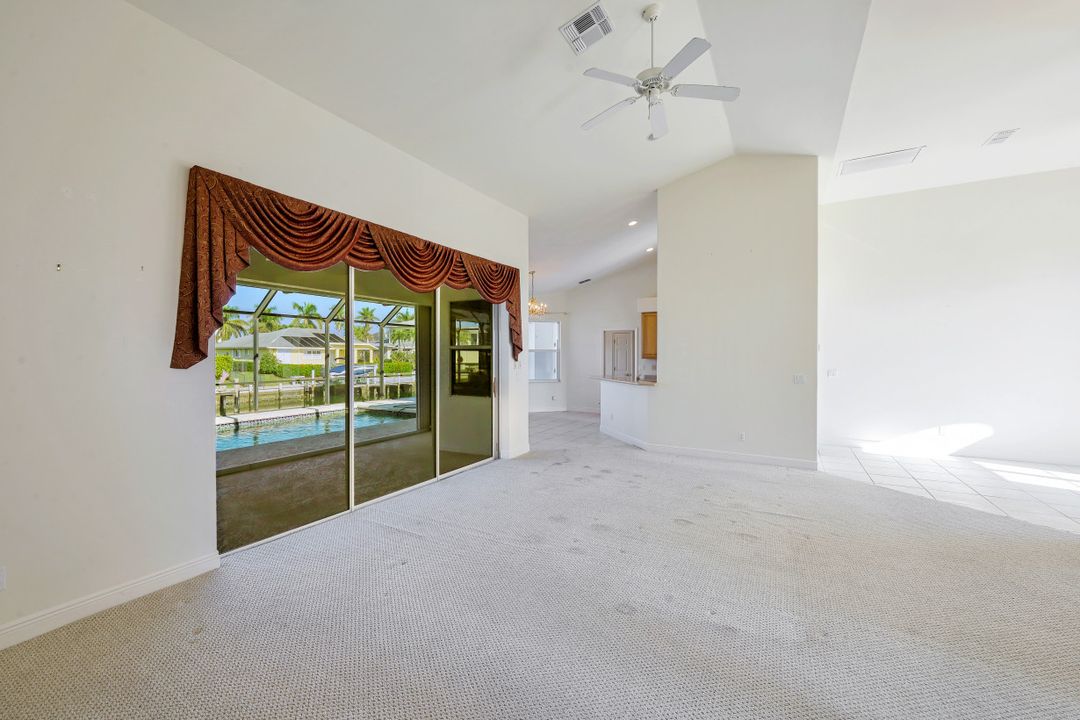 718 Nautilus Ct, Marco Island, FL 34145