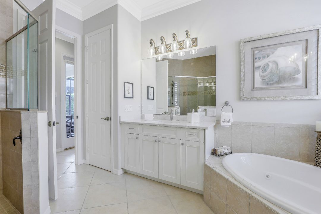 10801 Longshore Way E, Naples, FL 34119