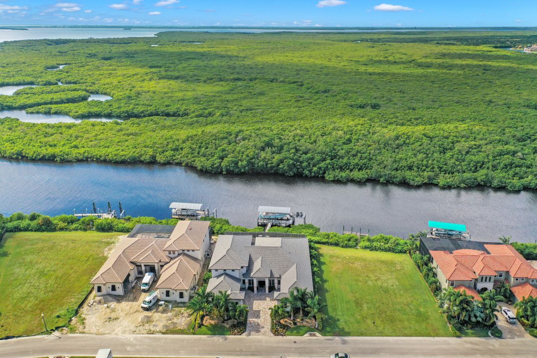 6096 Tarpon Estates Blvd, Cape Coral, FL 33914