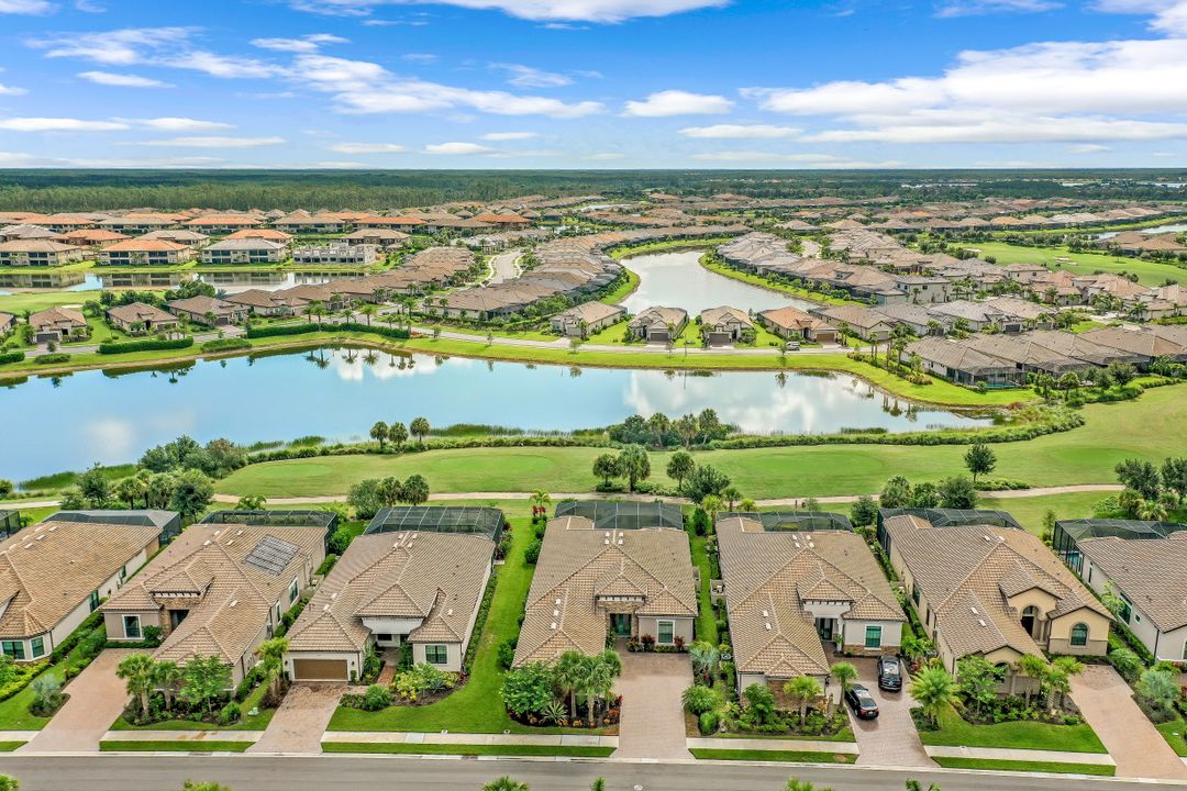 9392 Rapallo St, Naples, FL 34119