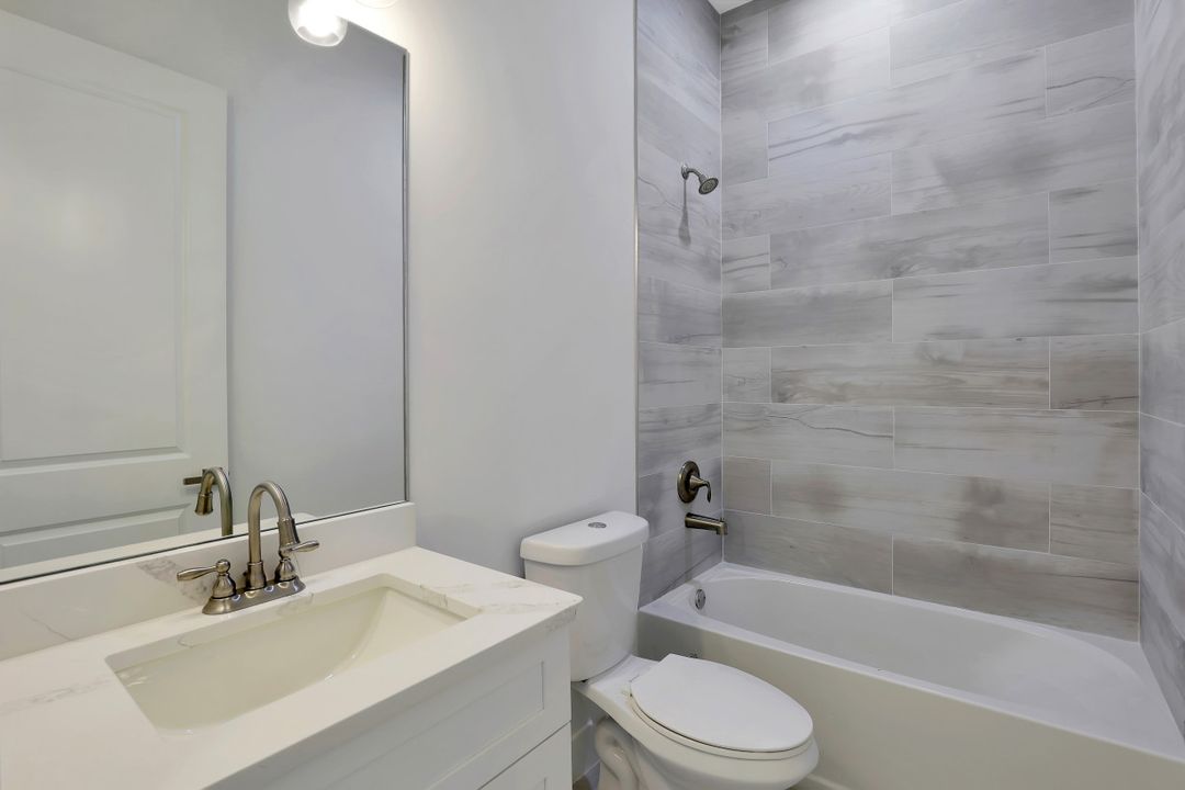 17 Tahiti Rd, Marco Island, FL 34145