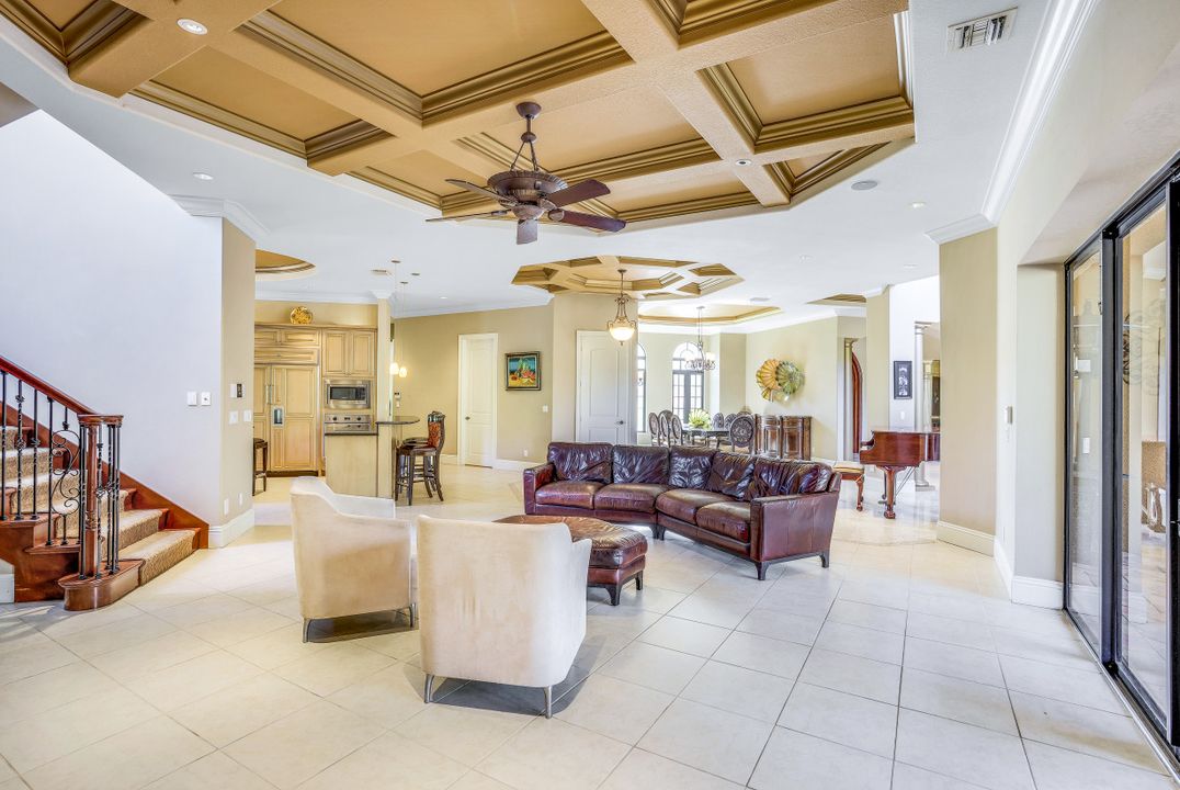 3645 7th Ave NW, Naples, FL 34120