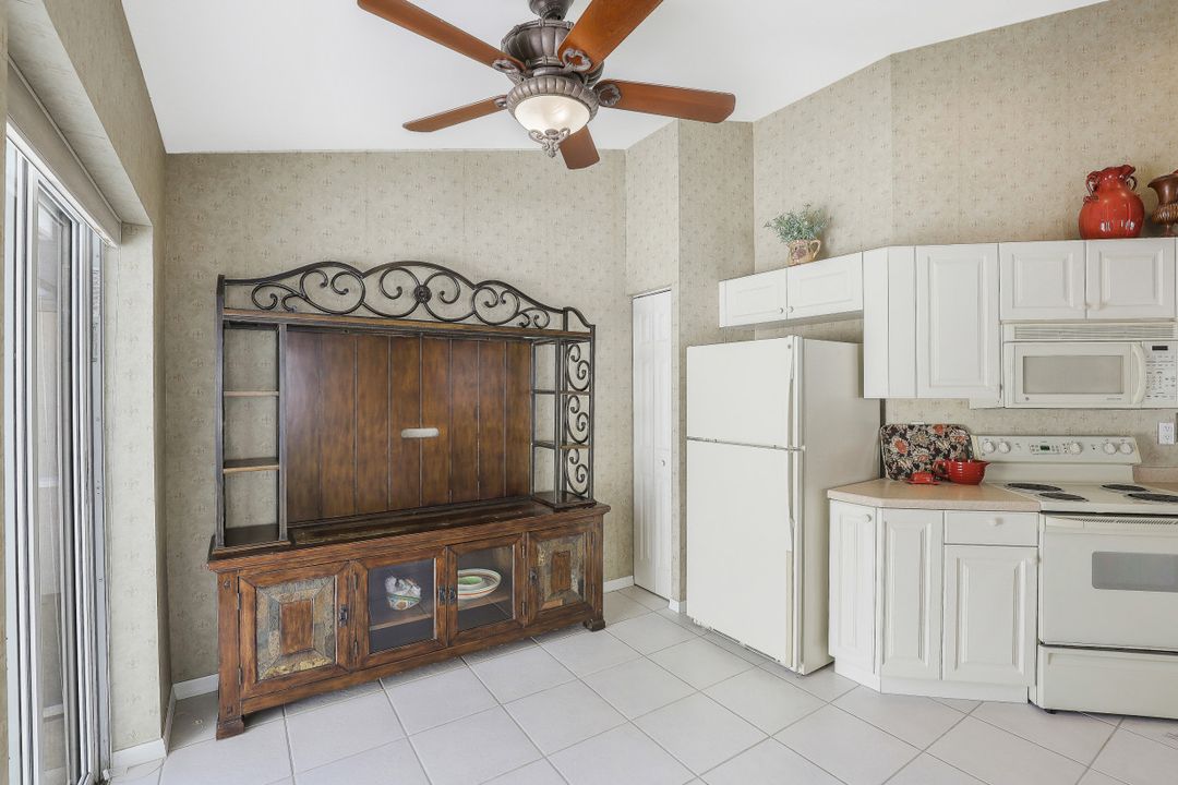 5025 Cedar Springs Dr #204, Naples, FL 34110