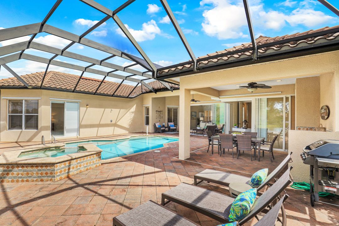 919 Tivoli Ct, Naples, FL 34104