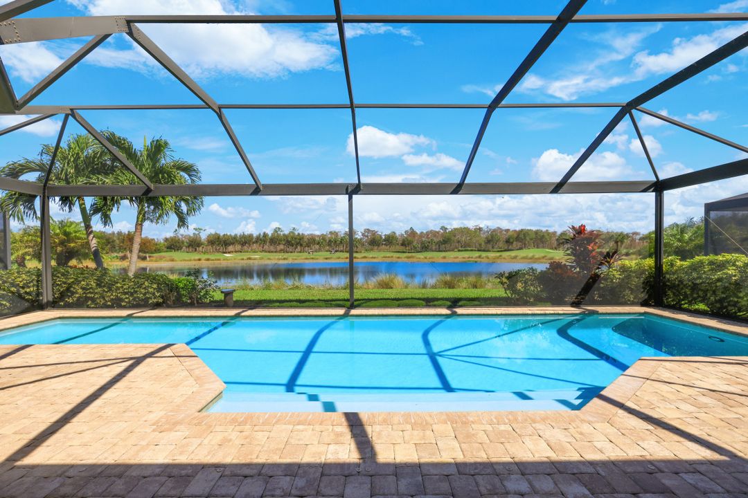 8880 Savona Ct, Naples, FL 34119