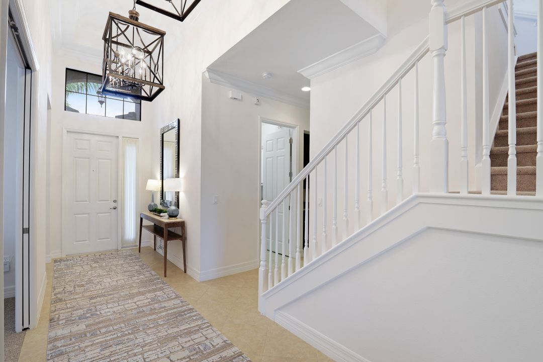 13719 Luna Dr, Naples, FL 34109