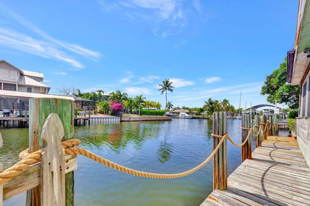 2381 Oleander St #A /B, Saint James City, FL 33956