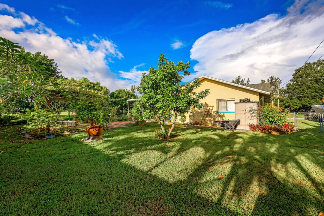 2627 SW 2nd Pl, Cape Coral, FL 33914