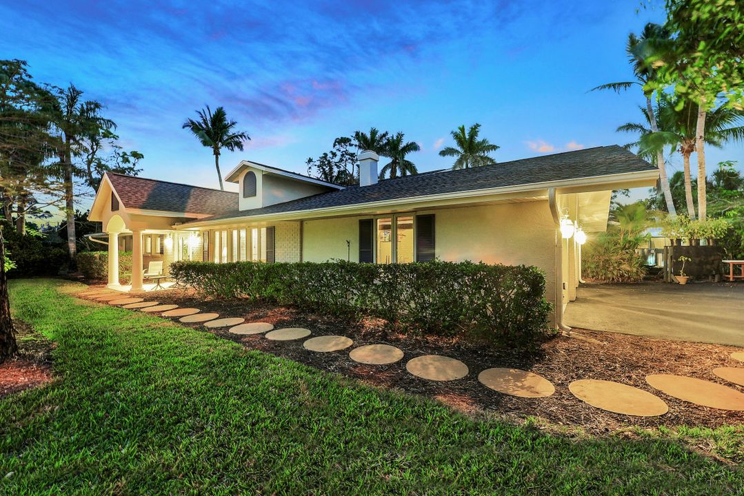 1135 26th Ave N, Naples, FL 34103