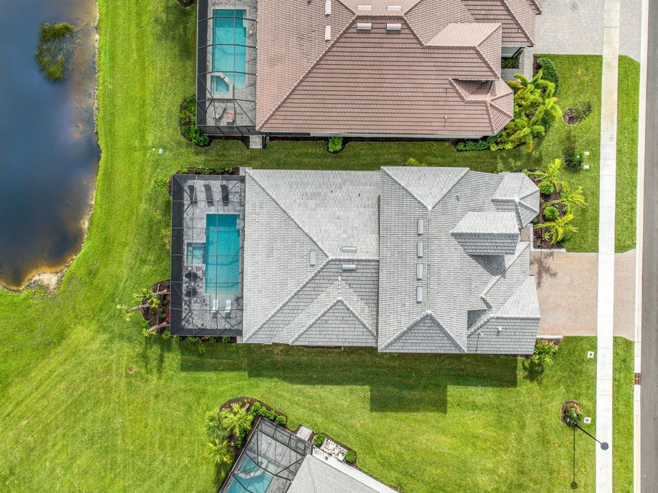 19617 Waterman Ct, Miromar Lakes, FL 33913