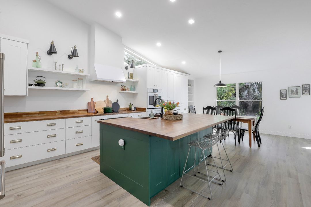 17811 Castle Harbor Dr, Fort Myers, FL 33967