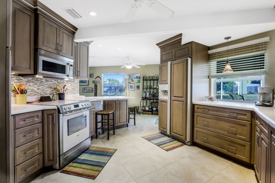 1927 SE 10th St, Cape Coral, FL 33990