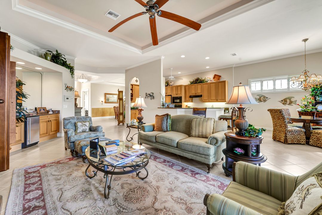 6000 Hammock Isles Cir, Naples, FL 34119