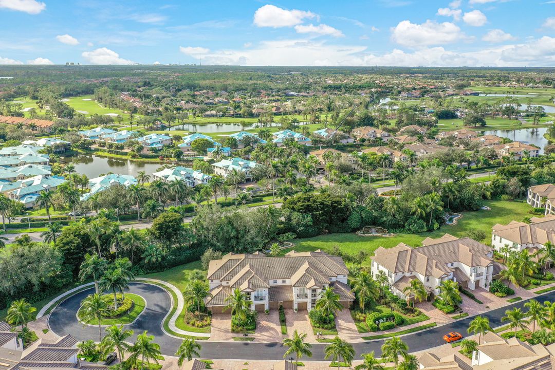 8080 Players Cove Dr Unit 102, Naples, FL 34113