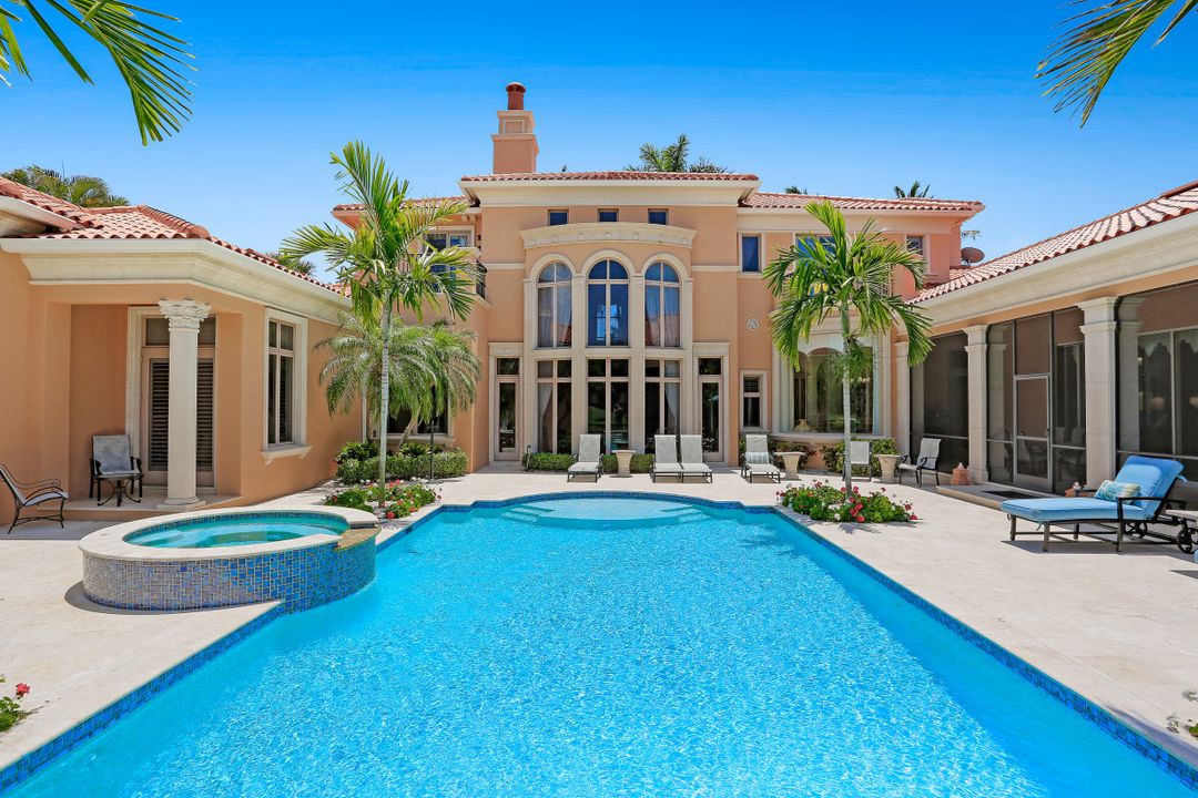 9779 Bent Grass Bend, Naples, FL 34108